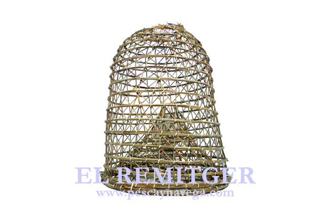 LARGE JUNCUS LOBSTER POT